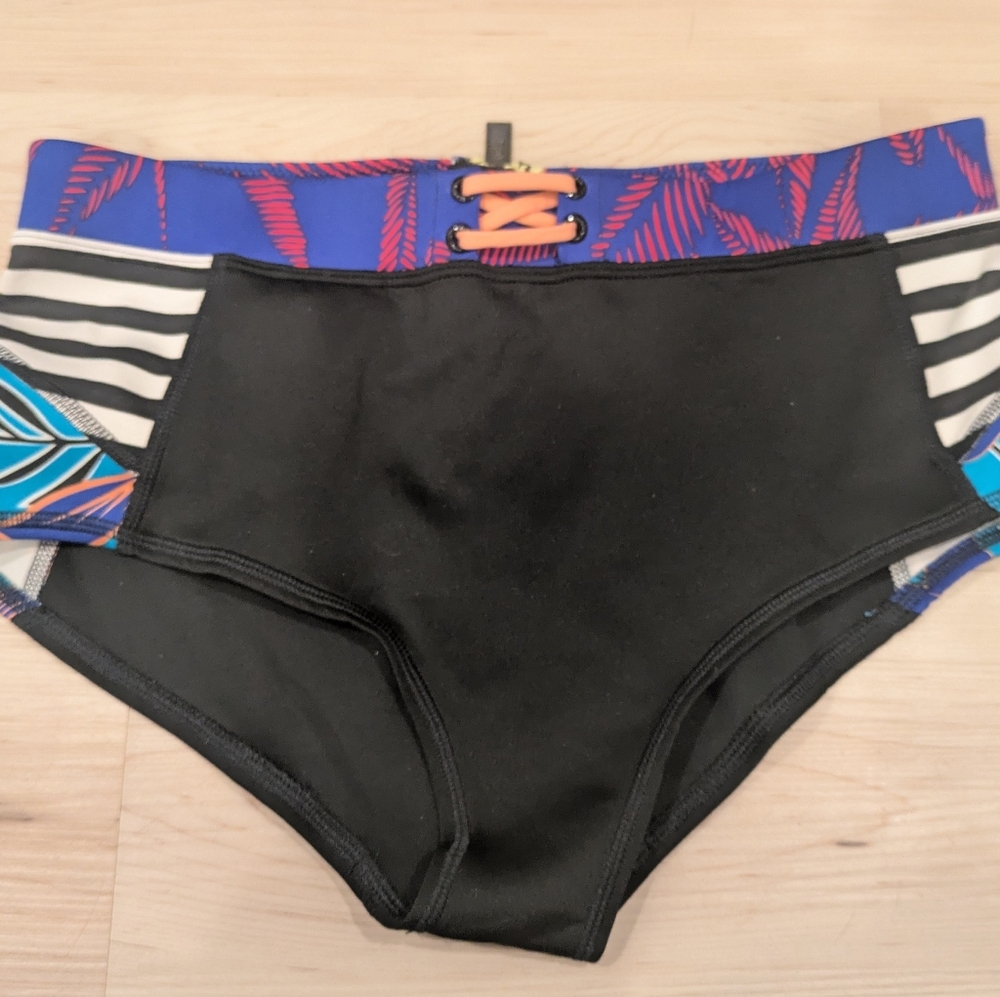 Roxy swim bottom